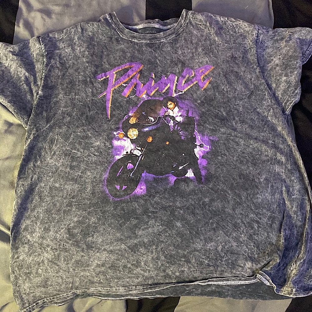 Graphic tee the prince estate official & approved